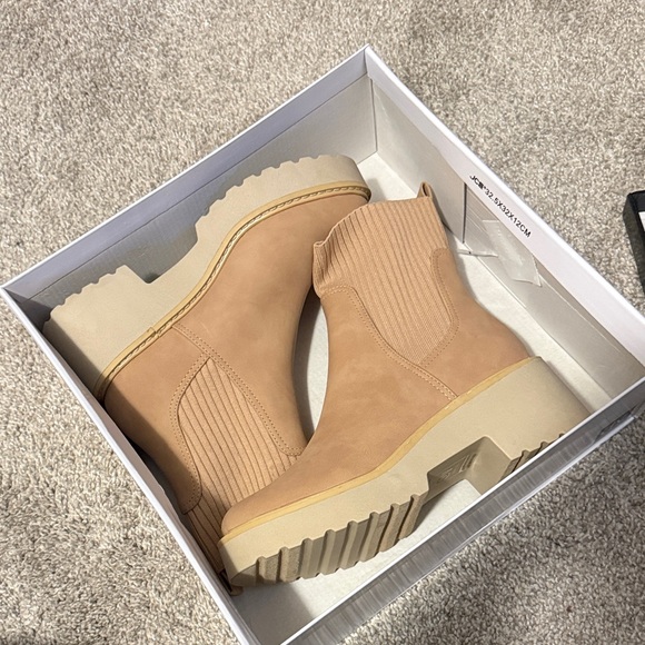 Dolce Vita Women’s Boot Zepplin - Picture 2 of 7